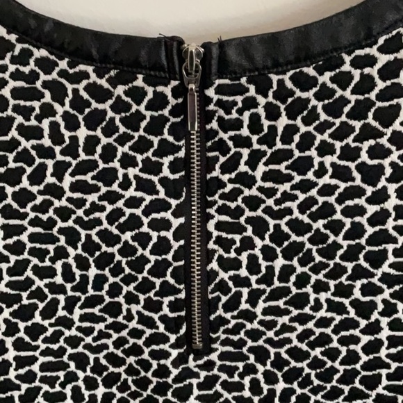 Black and White animal style print Short Sleeve T-Shirt - Picture 5 of 6